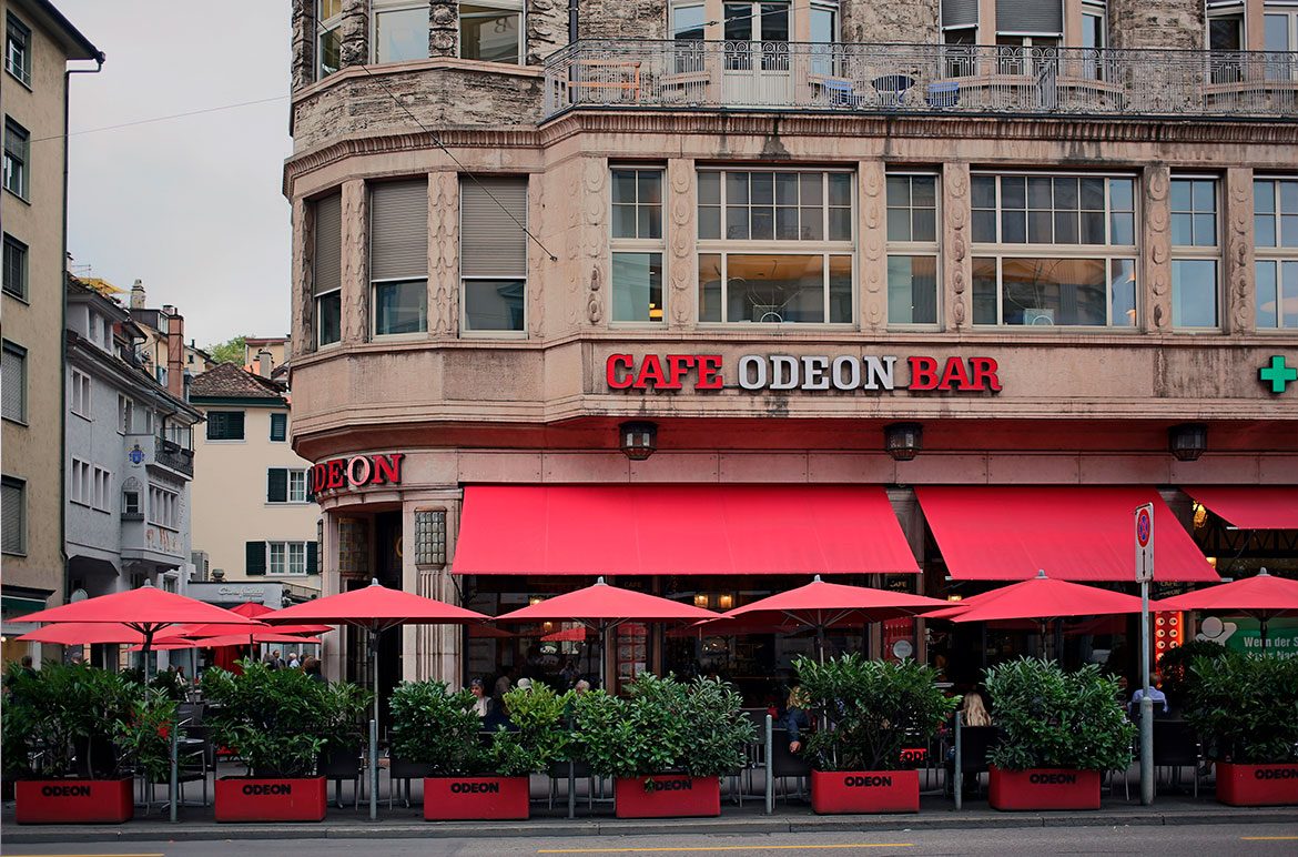 Café Odeon: Local de guerra e da arte.